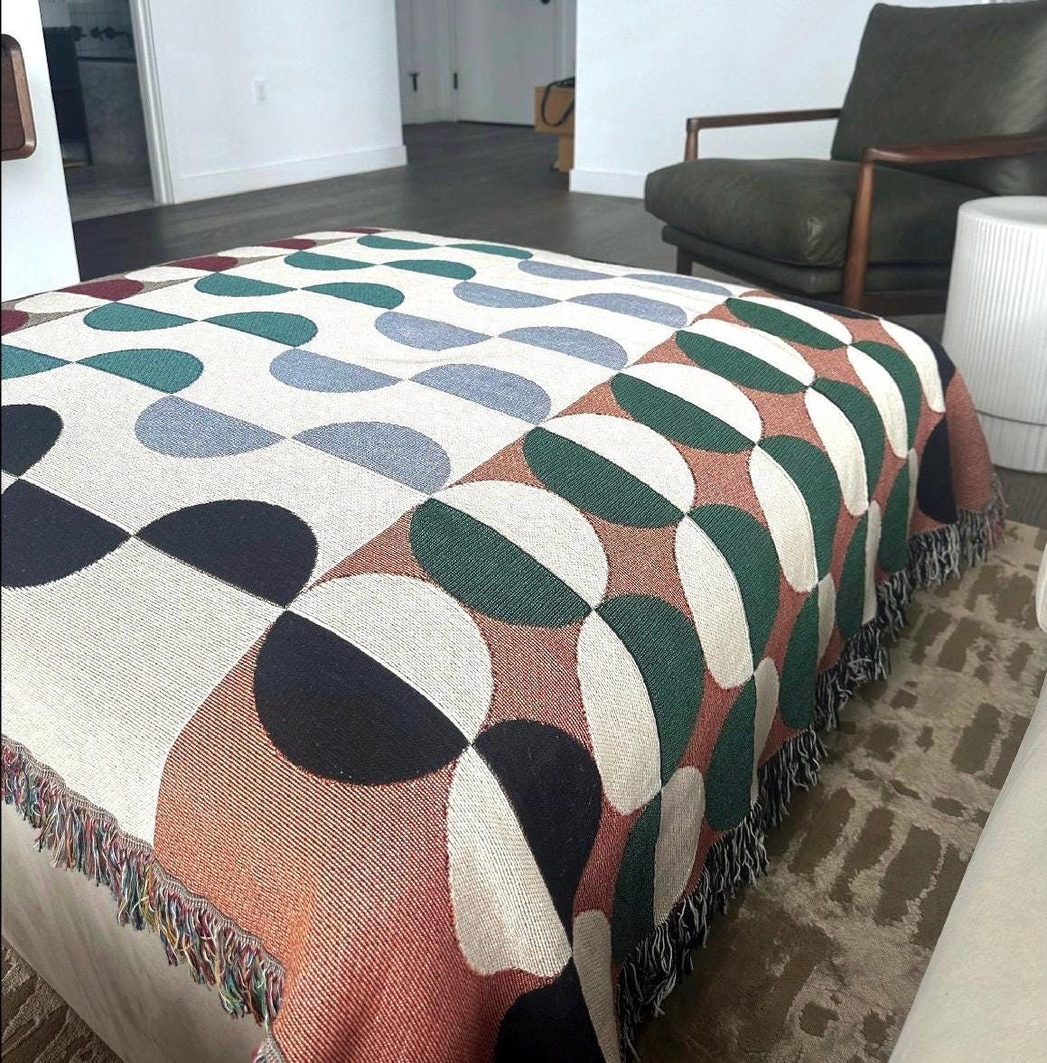 Desbundar Woven Throw Blanket