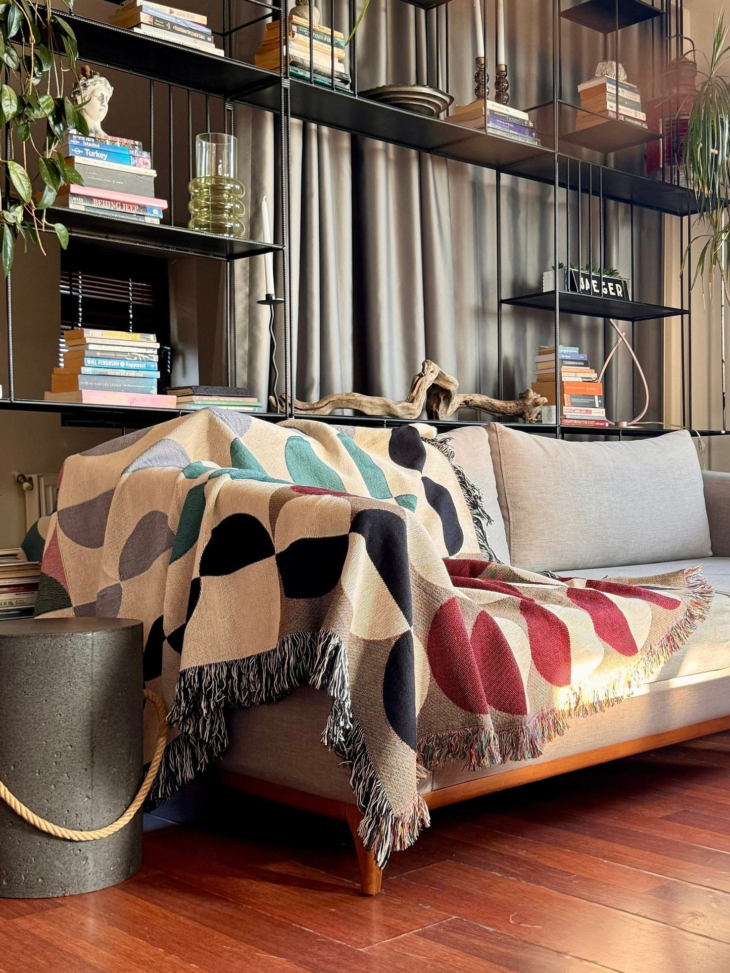 Desbundar Woven Throw Blanket